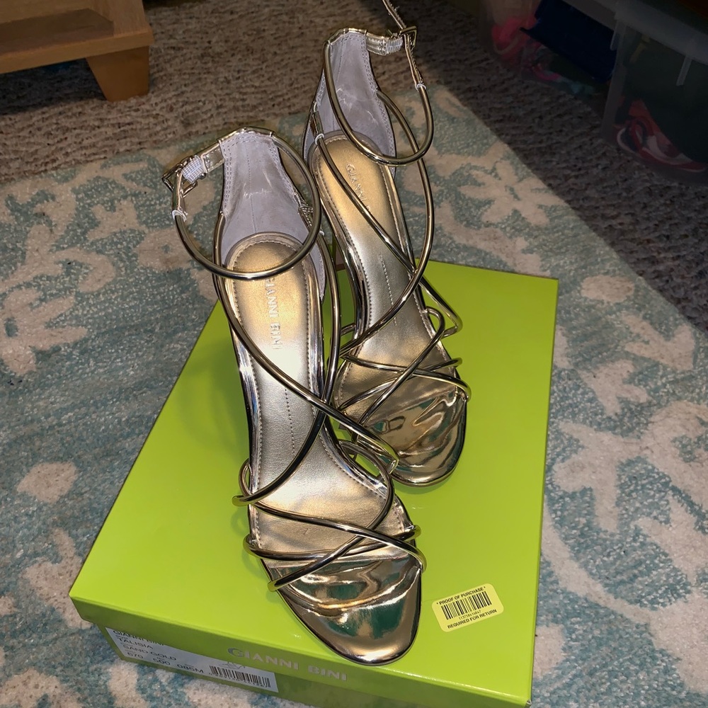 Gianni Bini Heels In Sand Gold